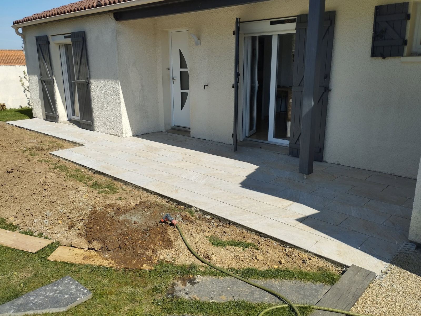 Terrasse en pierre naturelle - DLB Maconnerie