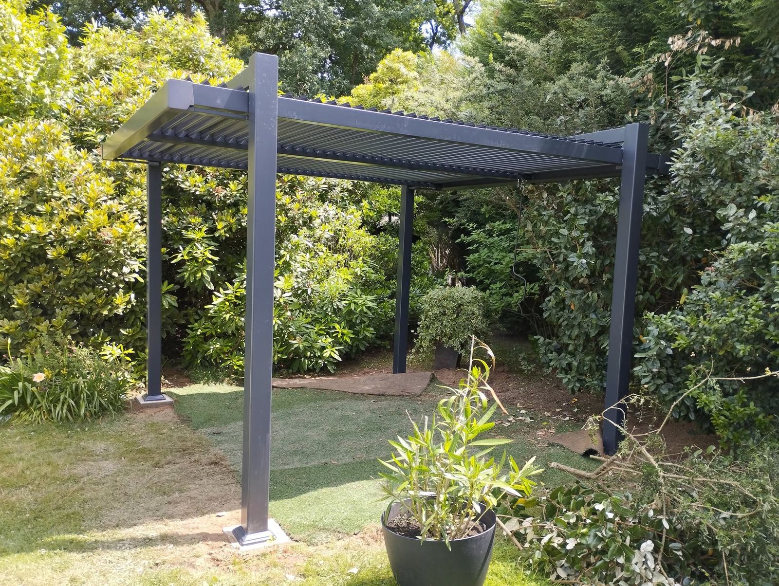 Pergola bioclimatique jardin
